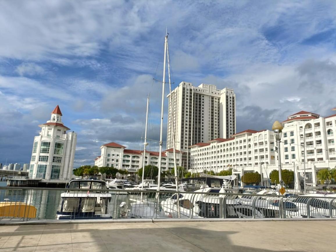 Straits Quay Marina Suites Penang By Aurorahomes Bagan Jermal Luaran gambar