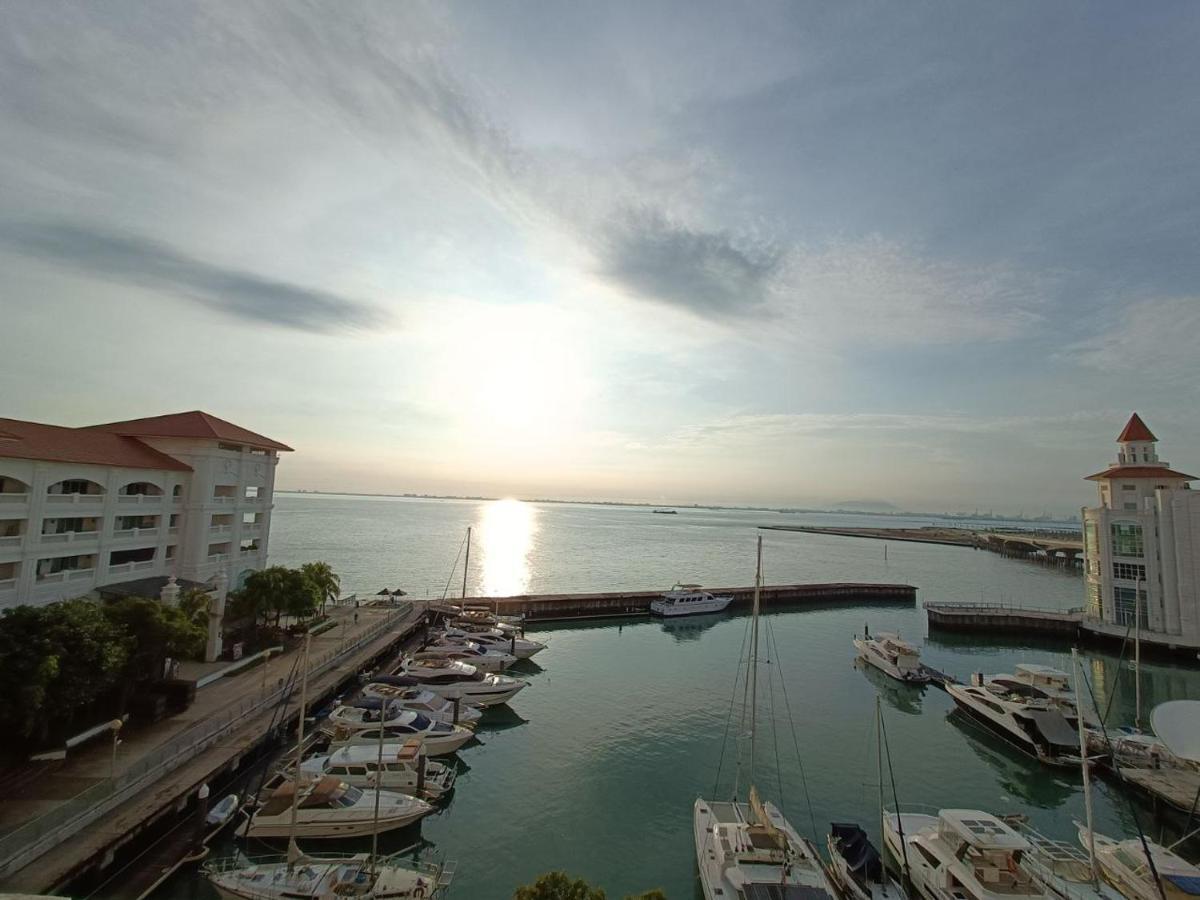 Straits Quay Marina Suites Penang By Aurorahomes Bagan Jermal Luaran gambar