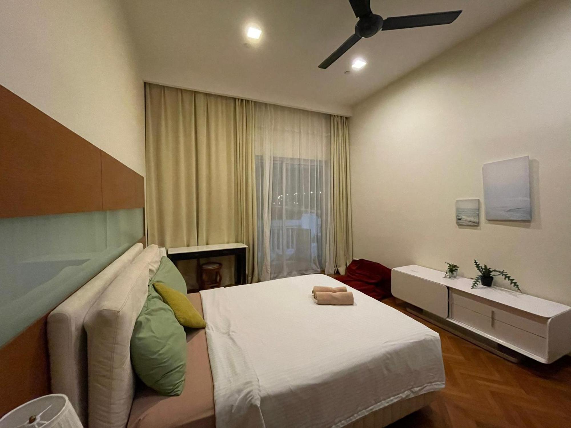 Straits Quay Marina Suites Penang By Aurorahomes Bagan Jermal Luaran gambar